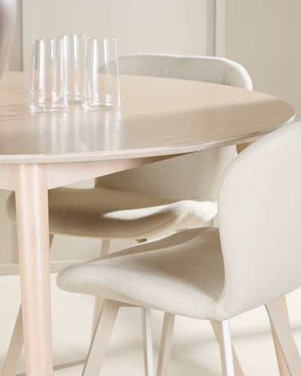 Flora pöytä - valkolakattu ja 4 Lilja tuolia - beige - KalusteDuo_Huonekaluliike_Ruokailuryhmä