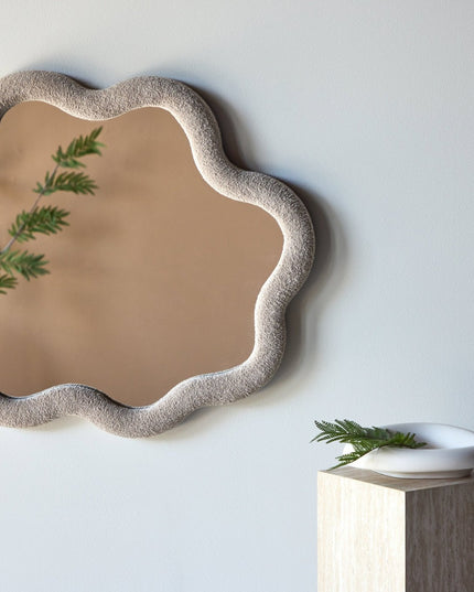Kungsbacka peili 70x70 cm - MDF ja beige bouclé / kirkas lasi - KalusteDuo_Huonekaluliike_Peili