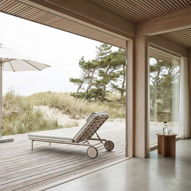 Mollis Sunbed Taupe - aurinkosänky ulkokäyttöön - KalusteDuo_Huonekaluliike_Aurinkovuode