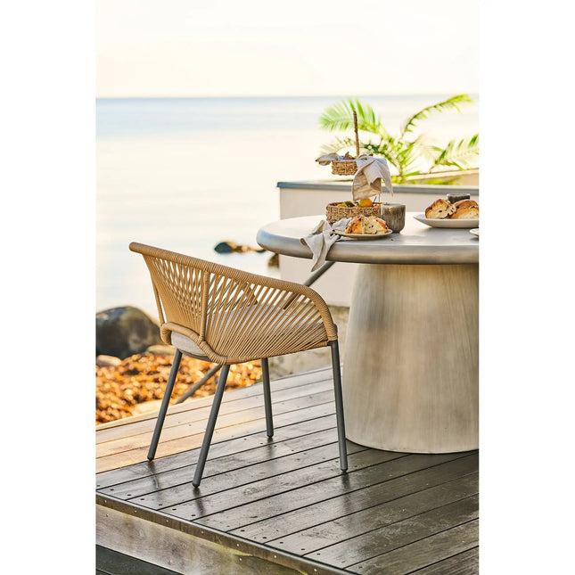 Novella terassituoli beige/hiekka - House Nordic - KalusteDuo_Huonekaluliike_nojatuoli ulkokäyttöön