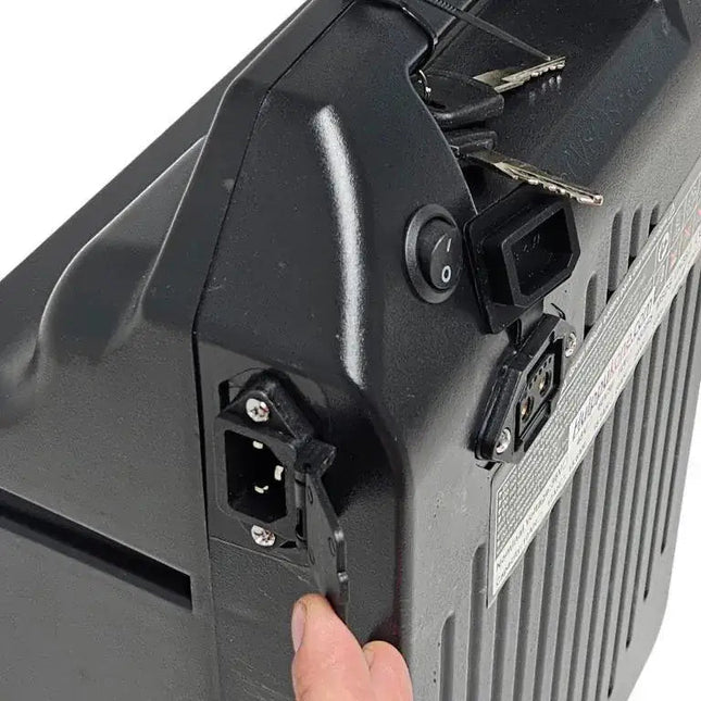 Sähköskootterin Akku 40Ah (2400Wh) - KalusteDuo_Huonekaluliike_akku